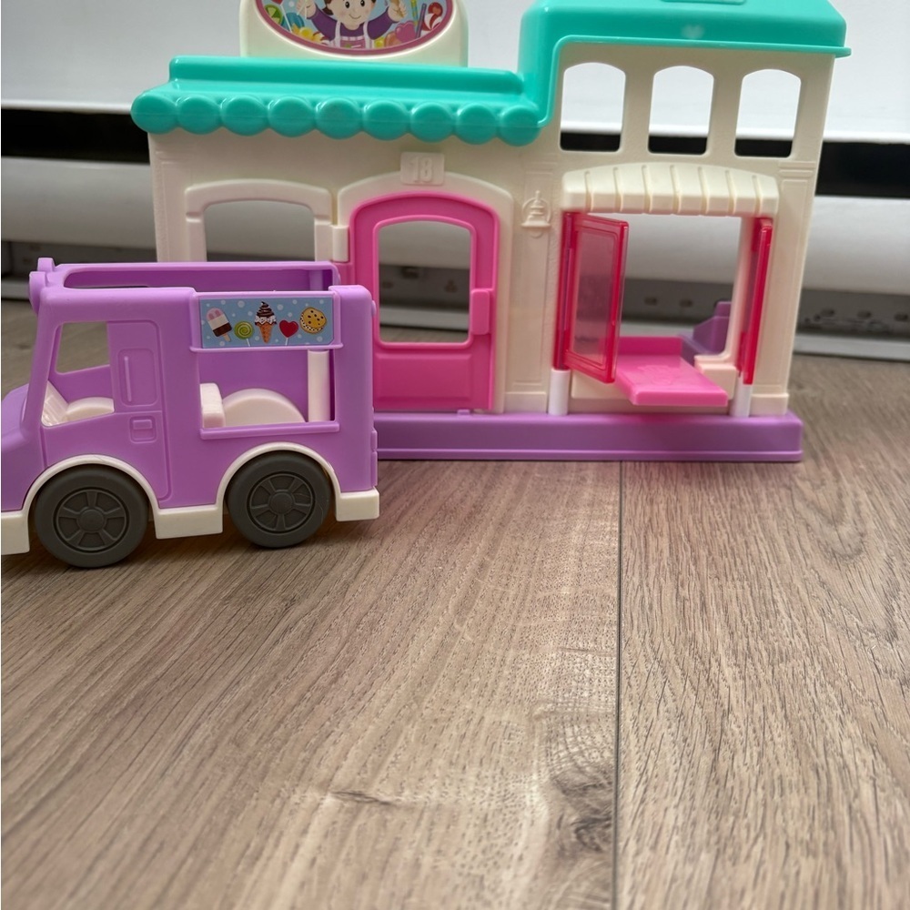 Fisher Price Little People Sweet Shop & Ice Cream Truck - Picture 3 of 8